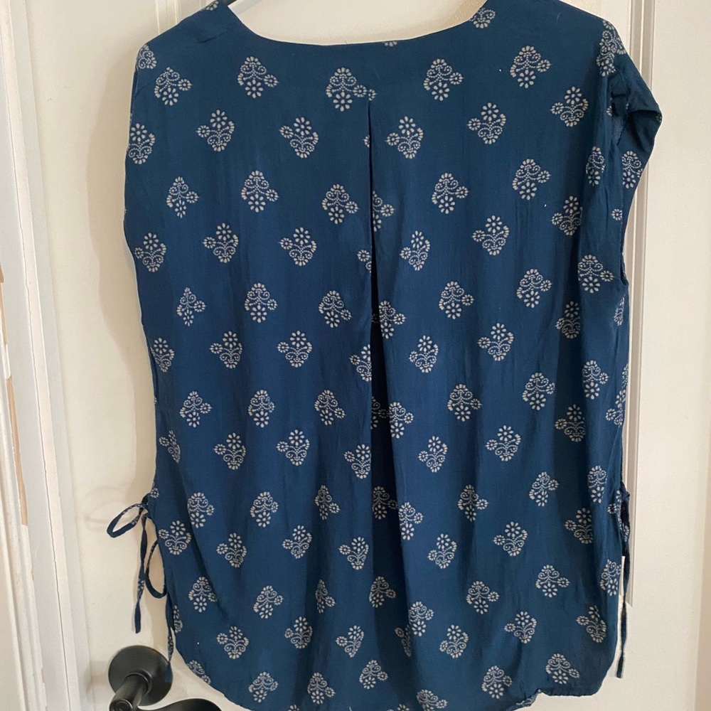 Madewell Blue Printed V-Neck Blouse - Picture 6 of 9